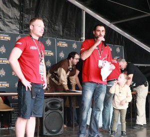 01_02_costumes_presentateurs